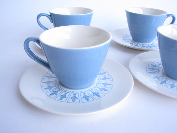 edgebrookhouse - Homer Laughlin Fleur de Lis Richelieu Cups, Saucers and Dessert Plates - 12 Pieces