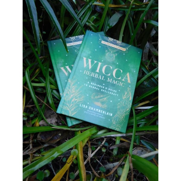 Wicca Herbal Magic 5: A Beginner’s Guide to Spellcraft